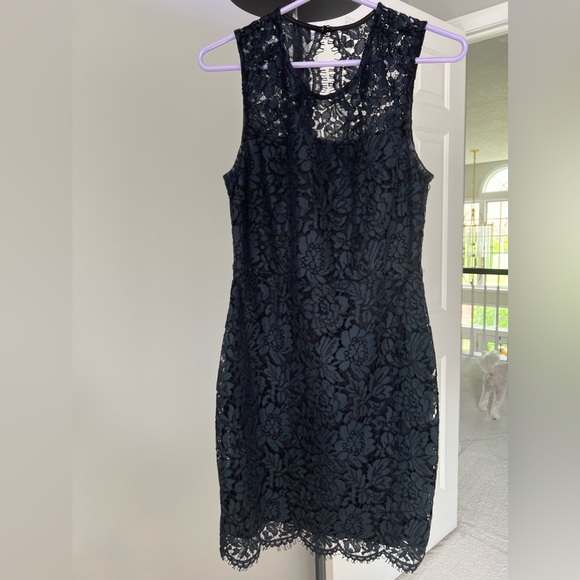 Dress - Picture 1 of 4